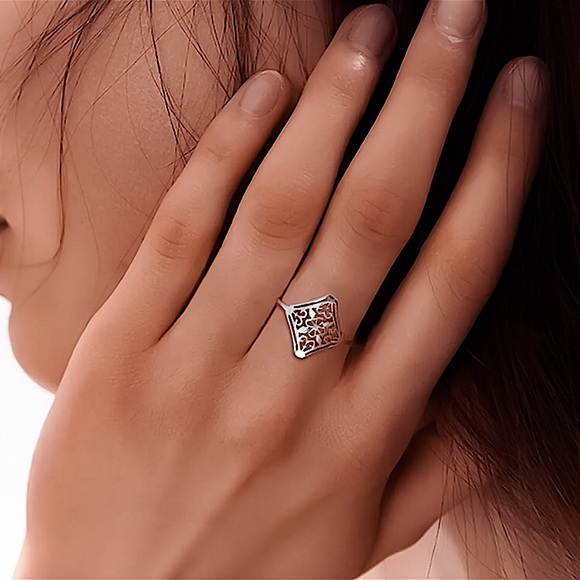 🔵𝟲𝟱%𝗢𝗙𝗙 𝗯𝘂𝗻𝗱𝗹𝗲𝘀 𝟯+🔵 NEW Square Filigree Stainless Steel Ring - Picture 8 of 11